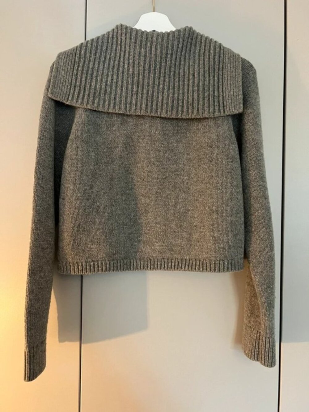 COS 100% Wool Cropped Cardigan Gray S - Picture 4 of 8